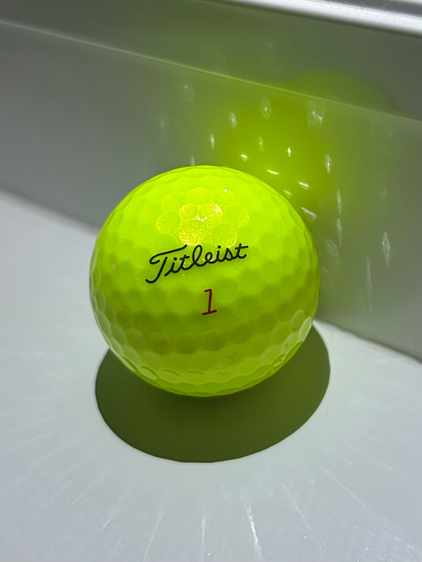 12 Yellow Titleist Pro V1