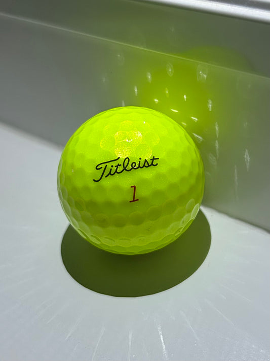 12 Yellow Titleist Pro V1X