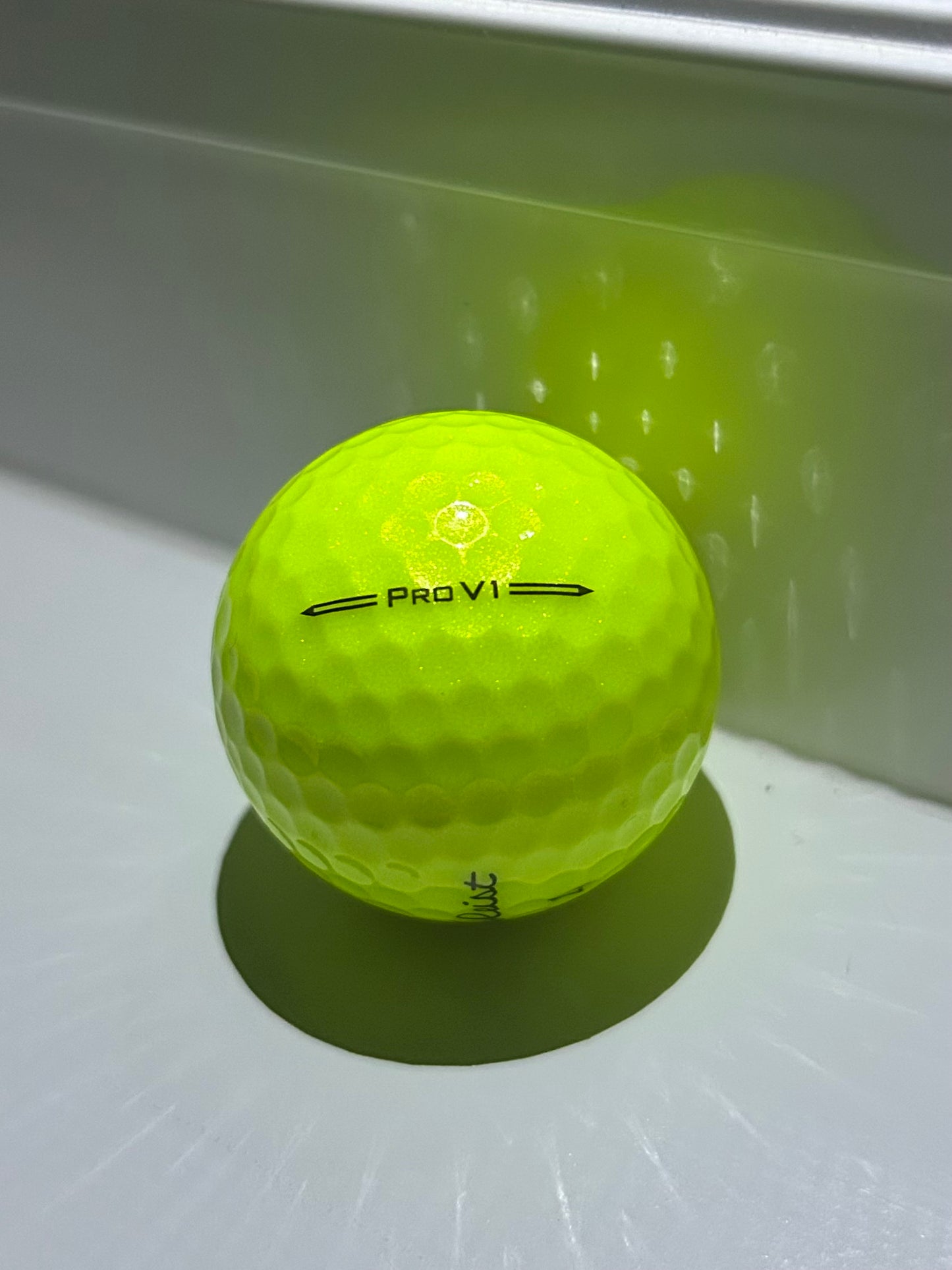 12 Yellow Titleist Pro V1